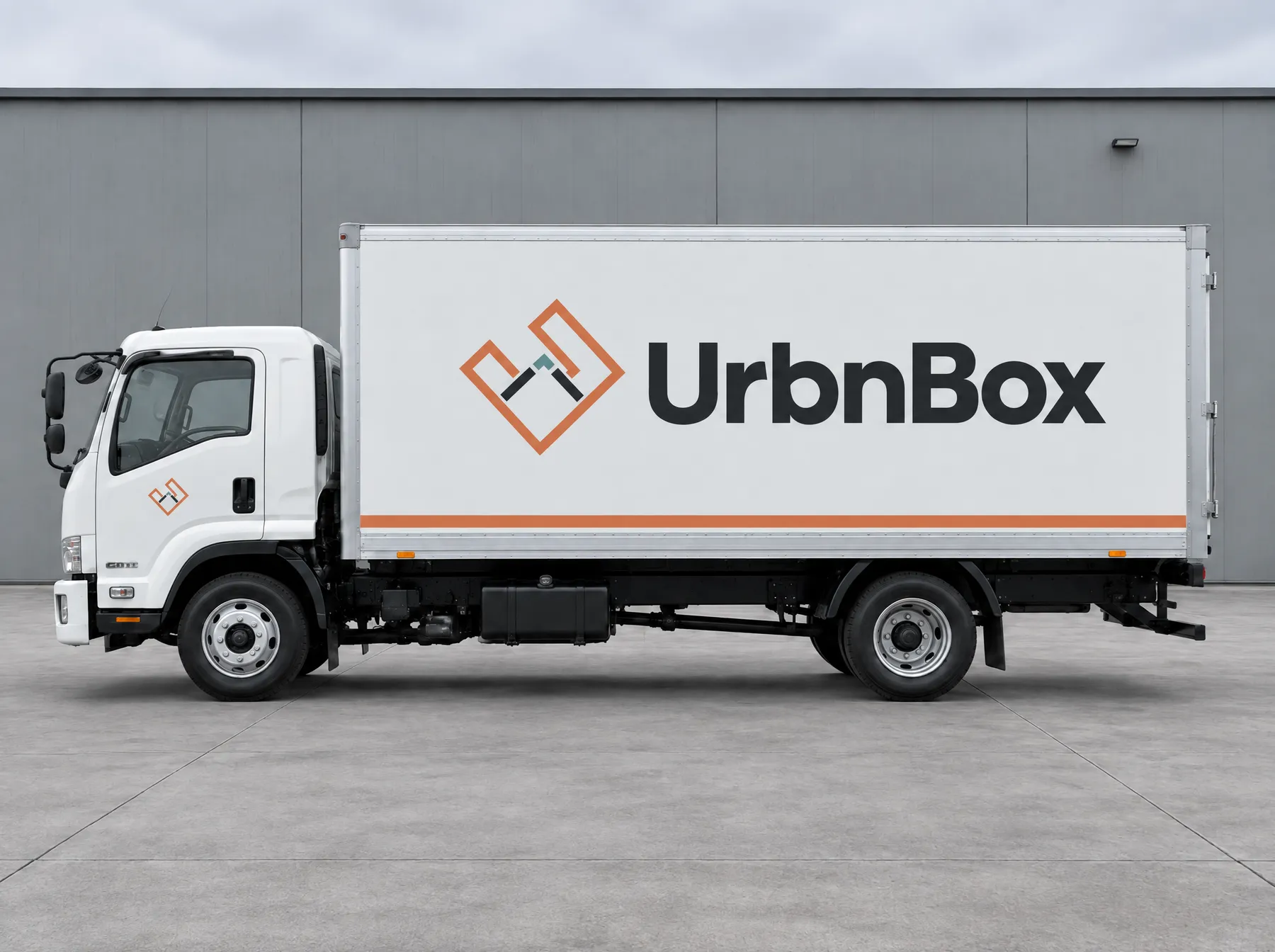 10-tonne dry cargo truck